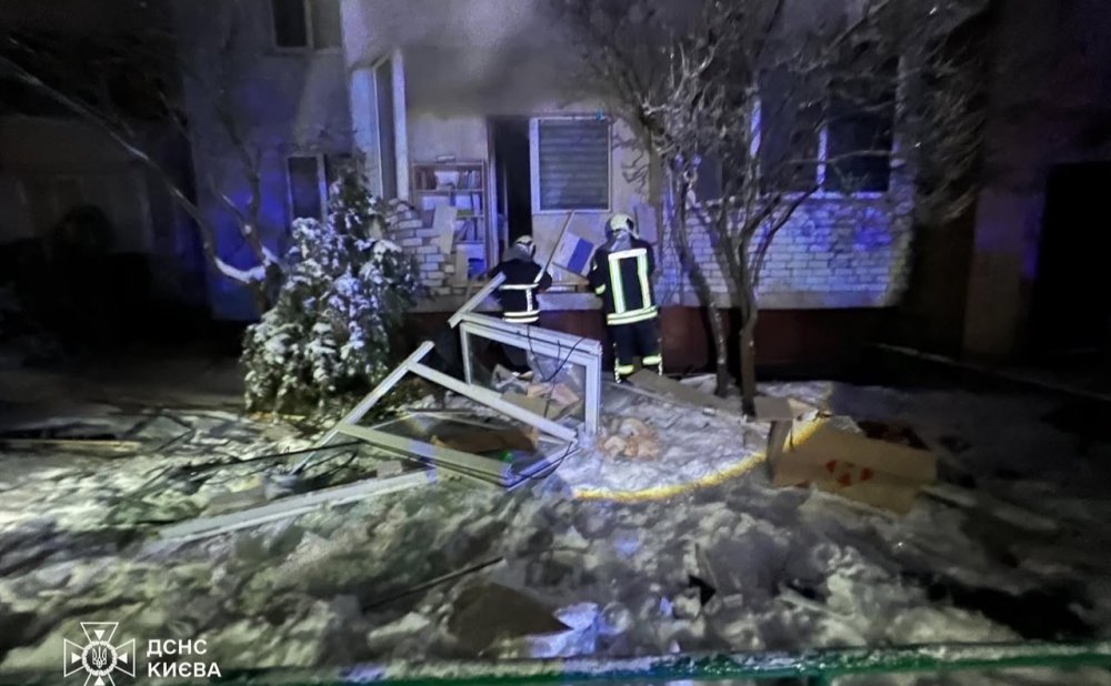У Голосіївському районі в квартирі стався вибух: постраждав чоловік (ФОТО)