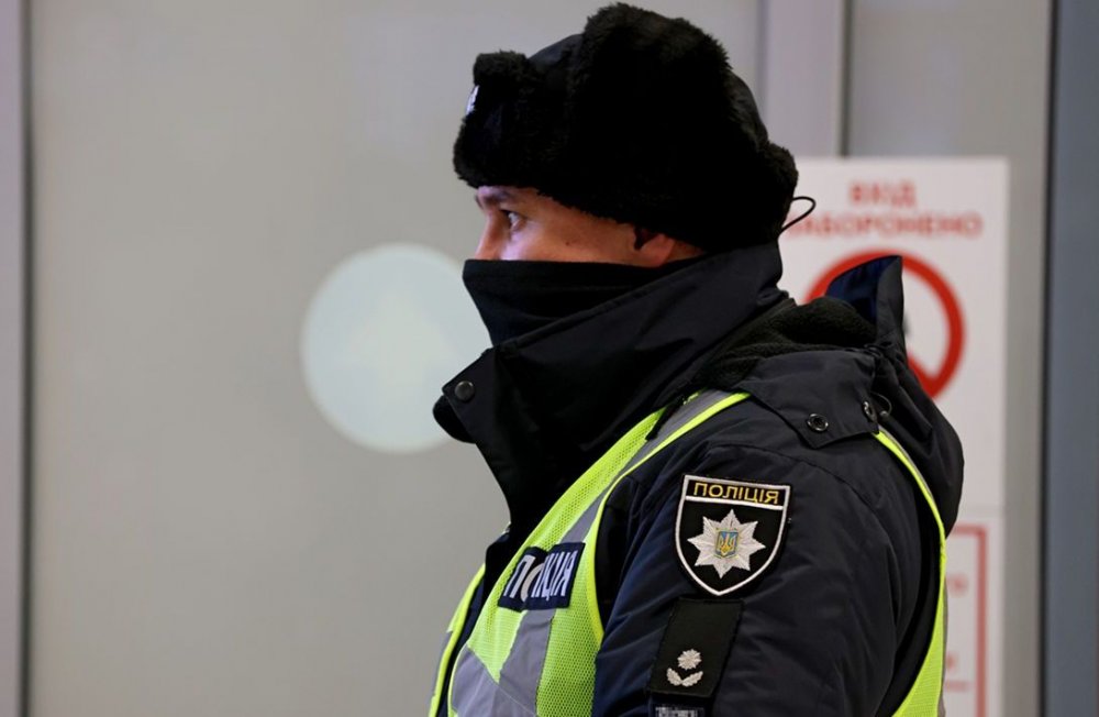 На Київщині рецидивіст пограбував водія маршрутки та втік