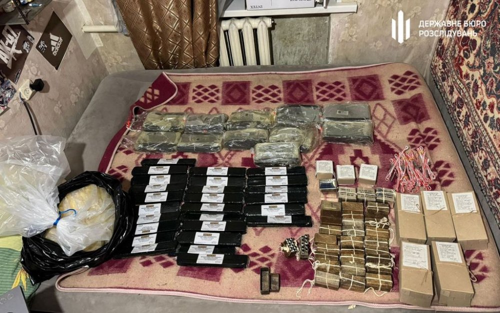 ПЗРК, кулемети та сотні дронів: ДБР затримало військового на Донеччині (ВІДЕО)