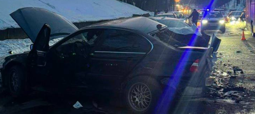 Автівки “розлетілись” на частини від удару: в Києві розслідують смертельну ДТП (ФОТО)