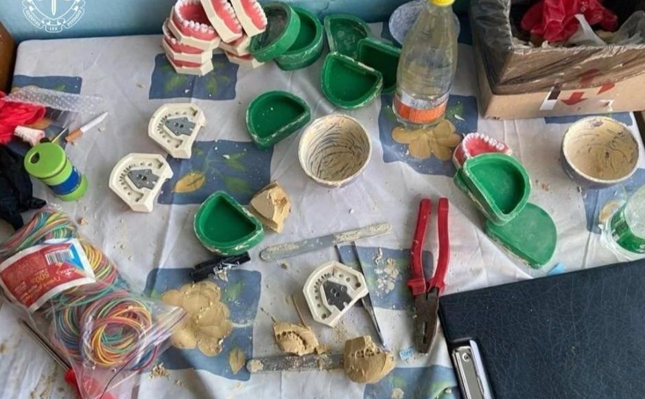 У Києві судитимуть наркодилерів, які ховали канабіс у гіпсових зубах (ФОТО)