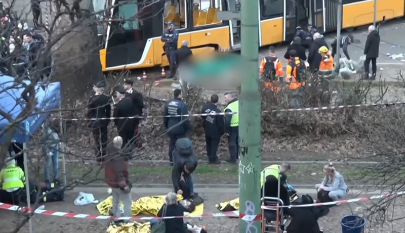 У центрі Мілана зійшов з рейок трамвай, дві людини загинули, 40 отримали травми (ВІДЕО)