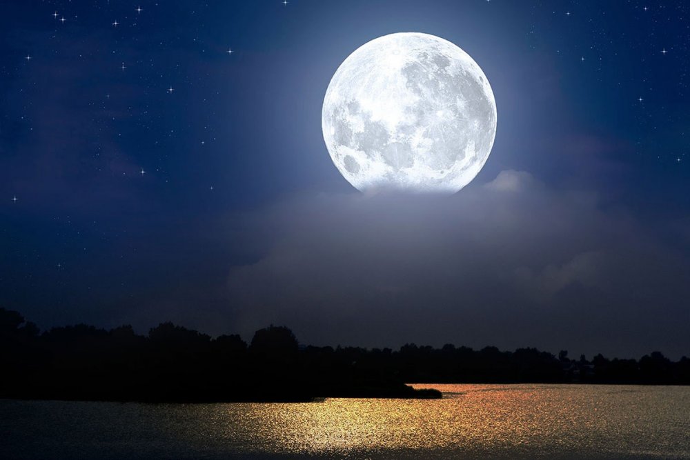 Унікальне явище: над Одесою одночасно засяяли кілька Місяців (ФОТО)