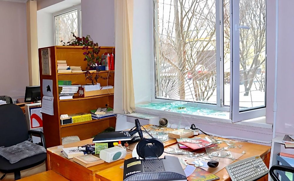 Росіяни під час обстрілу Києва 5 лютого пошкодили Національну бібліотеку для дітей (ФОТО)