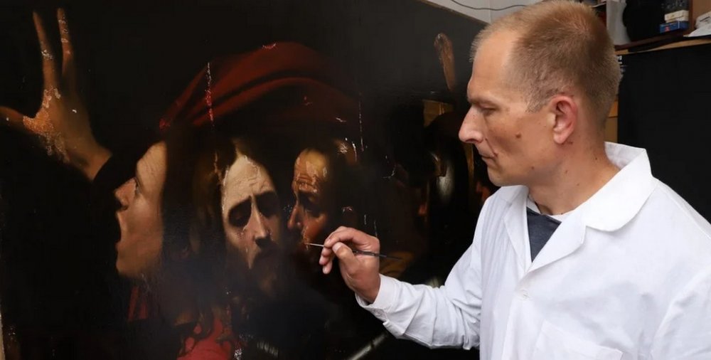 У Києві показали картину "Поцілунок Іуди", яку викрали 18 років тому в Одесі (ФОТО)