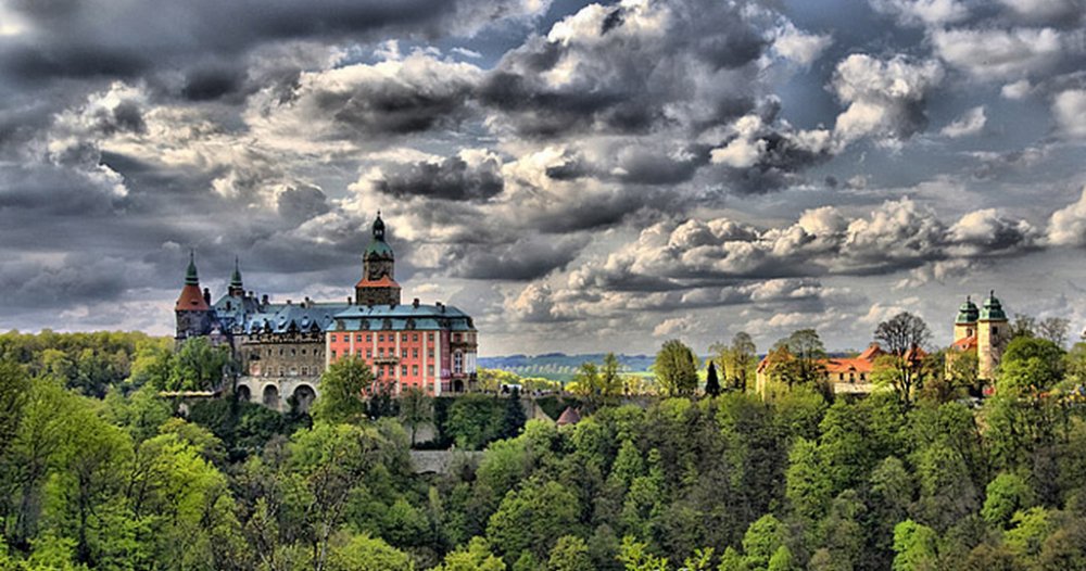 Підземний світ Третього рейху: що приховують тунелі під замком Ксенж (ВІДЕО)