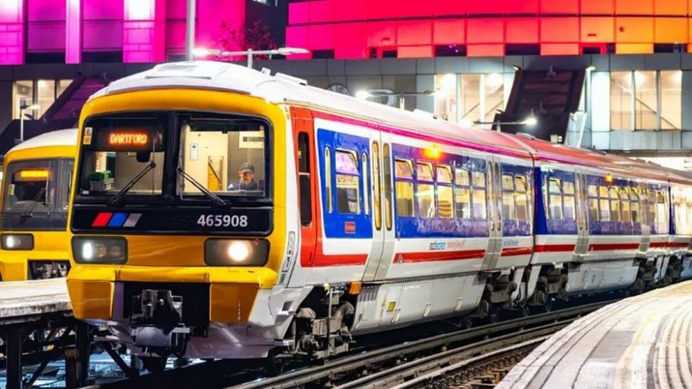 Британський мільйонер 740 разів їздив потягом без квитка і постав перед судом