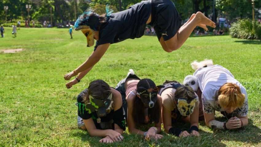 В Аргентині стрімко шириться рух підлітків, які “відчувають себе тваринами” (ФОТО)
