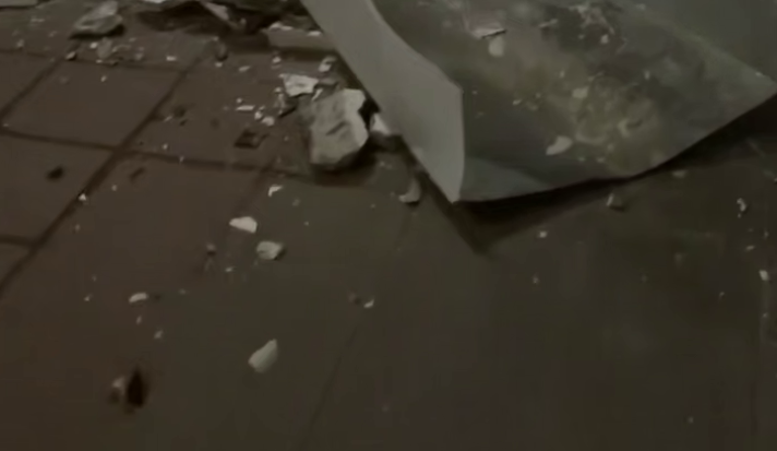 На Лук'янівці в Києві обвалилася стеля в підземному переході (ФОТО)