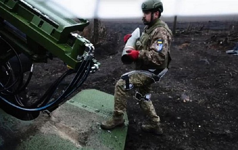На бойових позиціях ЗСУ тестують екзоскелети (ВІДЕО)