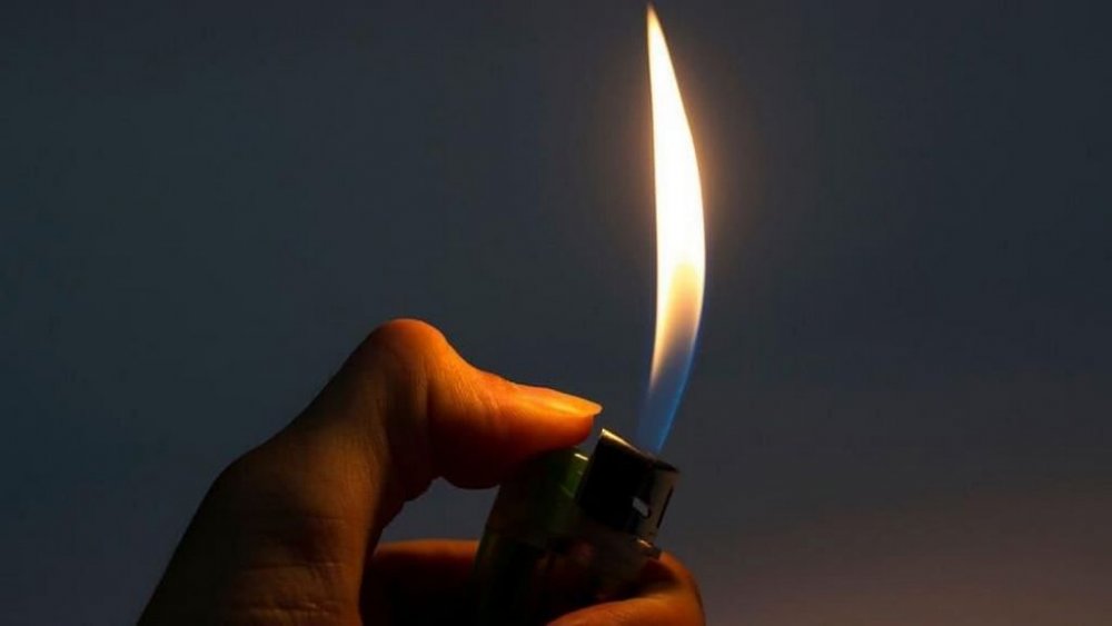 На Житомирщині жінка облила парфумами і підпалила куму