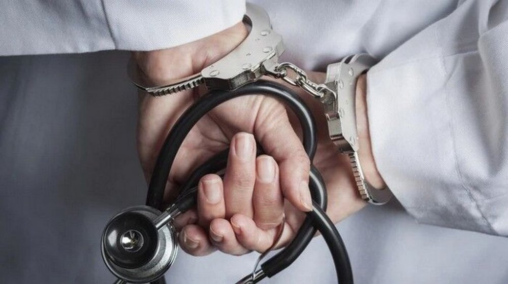 У Києві повідомлено про підозру лікарці, пацієнтка якої померла від вчасно не діагностованого інфаркту