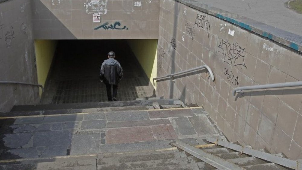 На Лук'янівці в Києві обвалилася стеля в підземному переході (ФОТО)