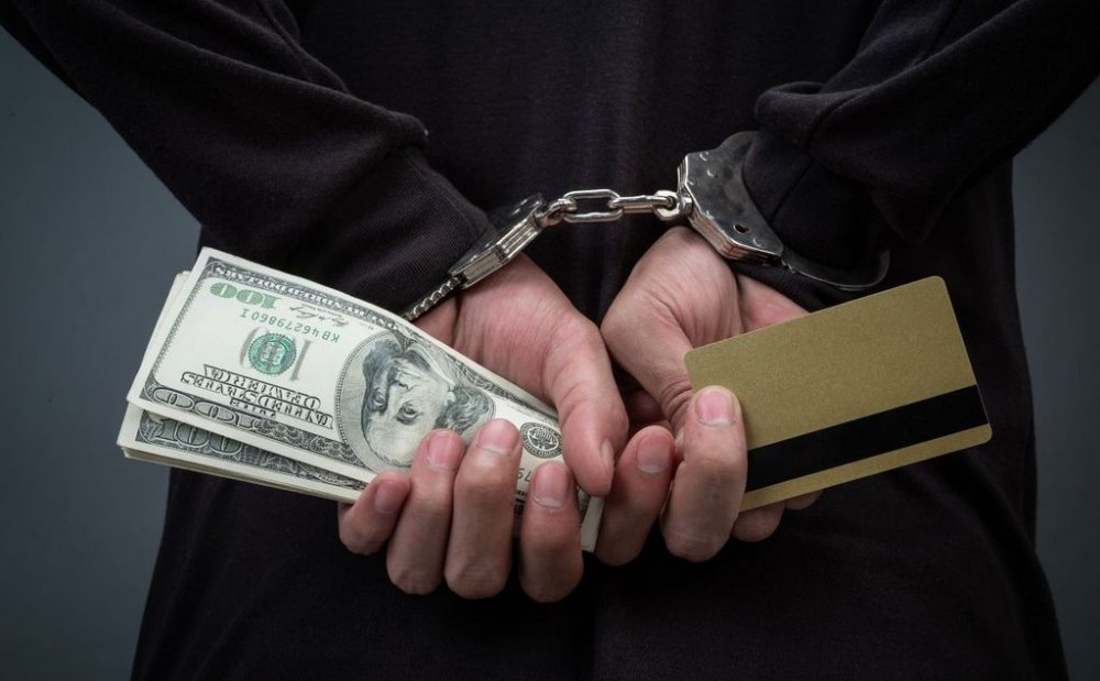 У Києві судитимуть банківських клерків, які поцупили у покійника 65 тисяч доларів