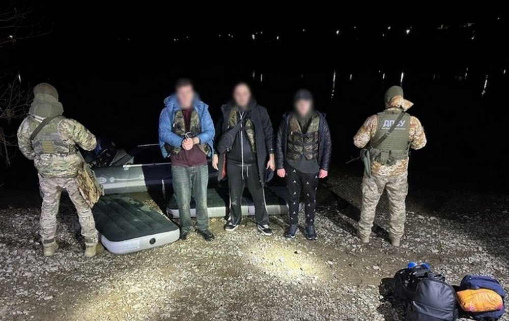 На Вінниччині прикордонники зірвали нічний заплив до Молдови на матрацах (ВІДЕО)