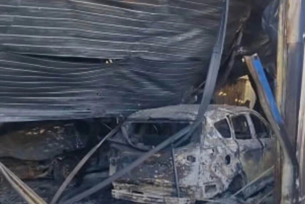 У Броварах нічний російський удар знищив сімейний автосервіс, що працював десятки років (ВІДЕО)