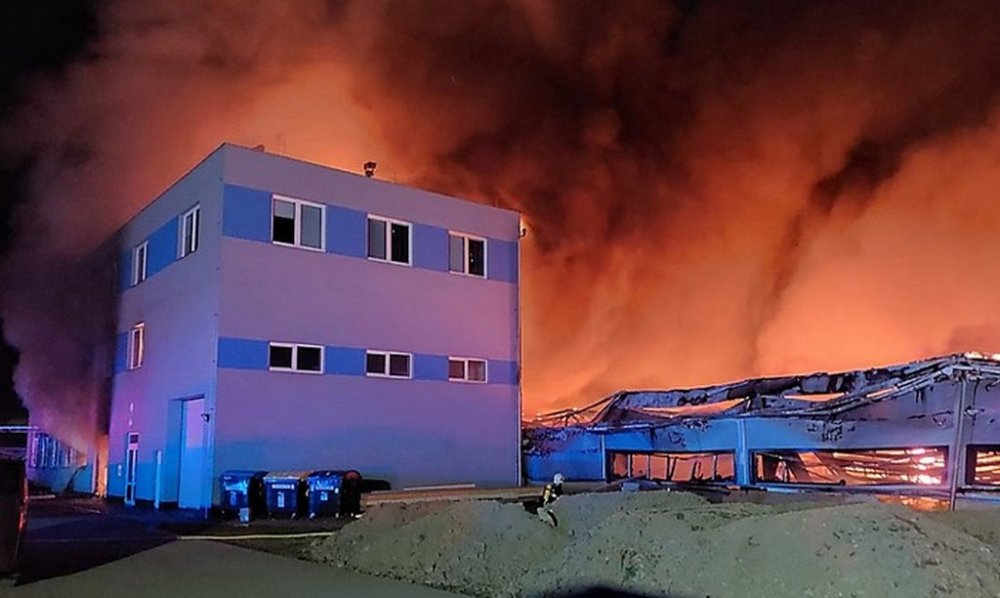 Чеська поліція затримала підозрюваних у підпалі заводу, який виробляє дрони для України