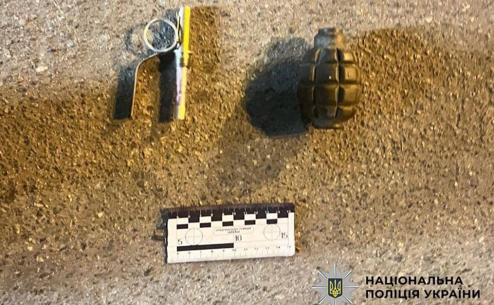 П’яний іноземець з гранатою в руках чіплявся до перехожих у Києві