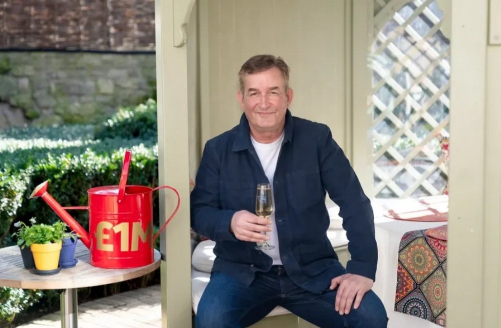 Британець виграв у лотерею мільйон: щасливі числа йому підказав покійний батько