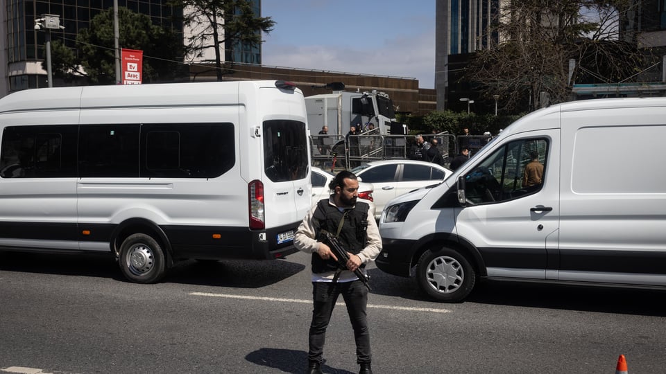 Стрілянина біля ізраїльського консульства у Стамбулі завершилася загибеллю нападника (ВІДЕО)