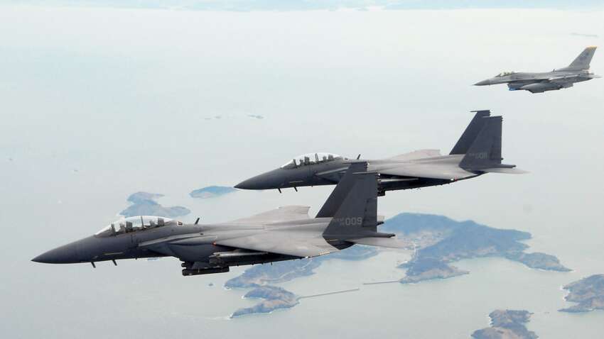 Курйоз у повітрі: пілоти знищили два винищувачі F-15K, бо робили селфі