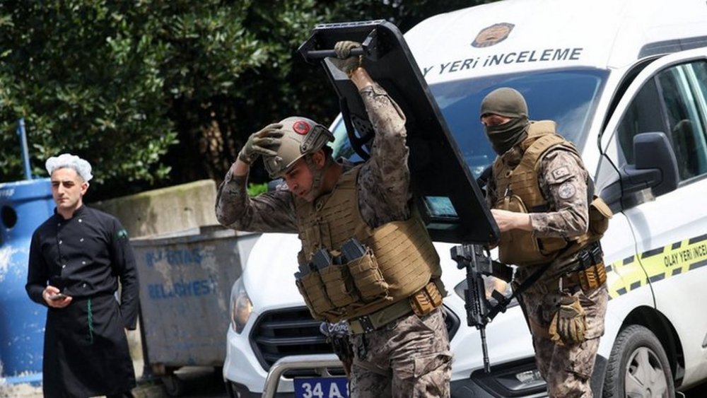 Стрілянина біля ізраїльського консульства у Стамбулі завершилася загибеллю нападника (ВІДЕО)