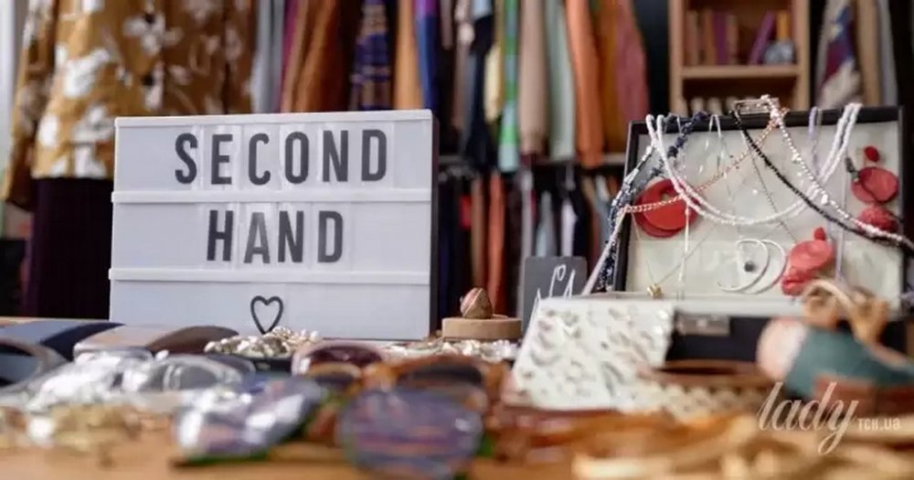 Купівля пакету у секонді принесла жінці майже 400 тисяч гривень: що було всередені