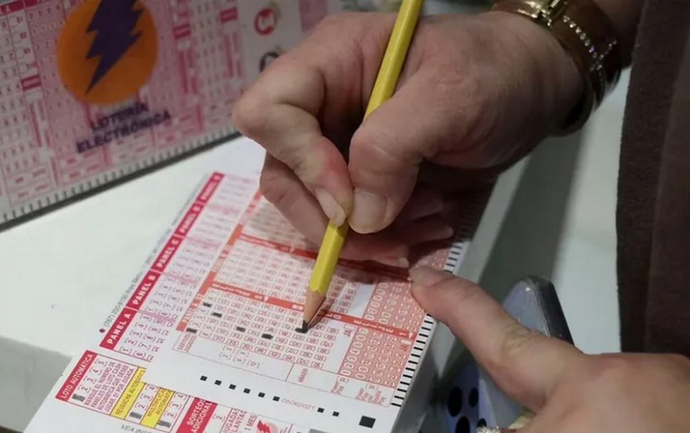 Пенсіонери зірвали 1 млн фунтів стерлінгів в лотереї: вони 7 років йшли до виграшу