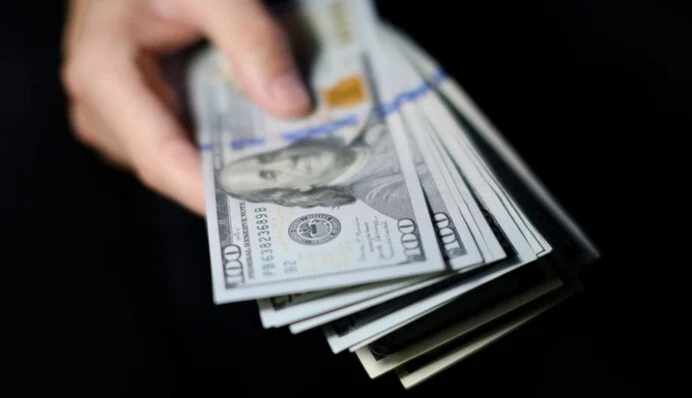 Позичив у знайомого 500 тисяч доларів та втік: столичні поліцейські екстрадували з Німеччини 37-річного киянина