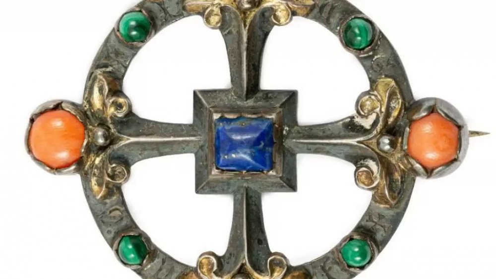 Британка купила на ярмарку брошку за 35 доларів: про її цінність вона дізналася через 35 років