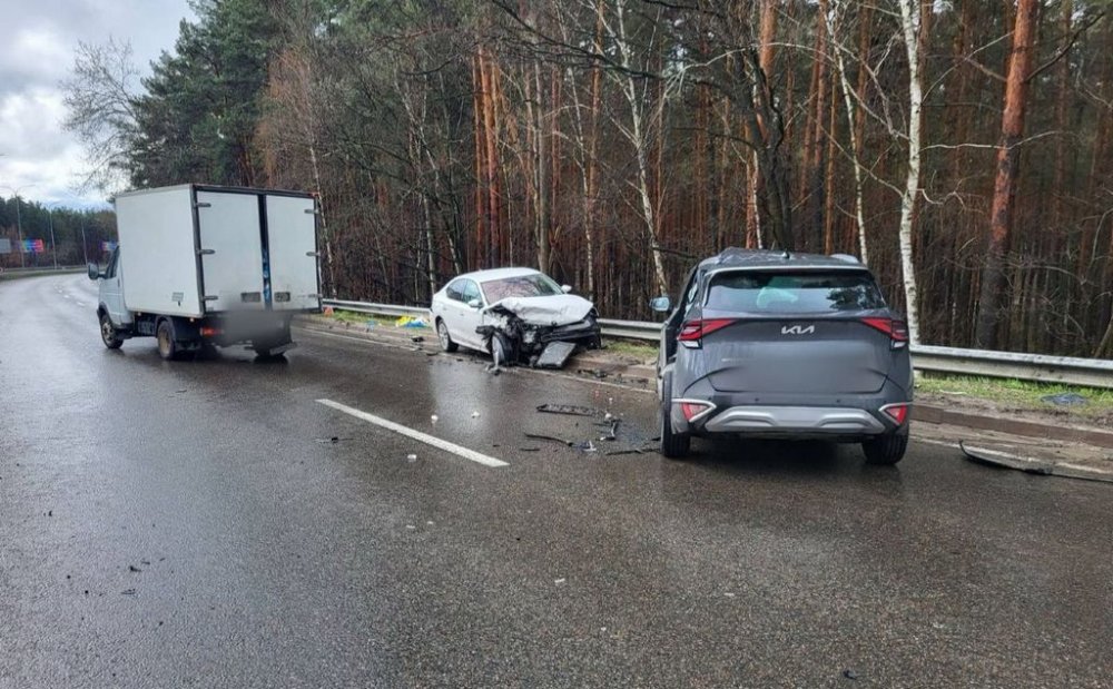 На трасі до Вишгорода зіткнулися чотири авто