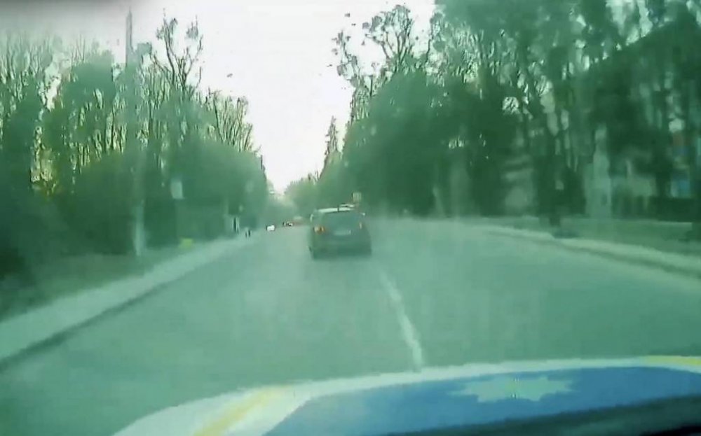 У Львові 31-річний водій втікав від поліції (ВІДЕО)