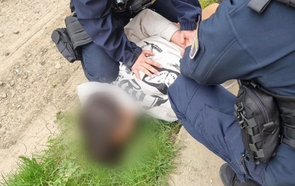 Стрілянина в школі на Закарпатті: з'явилося відео, як поліція затримувала стрілка