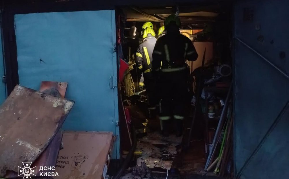 У Києві чоловік згорів у власному гаражі (ФОТО)