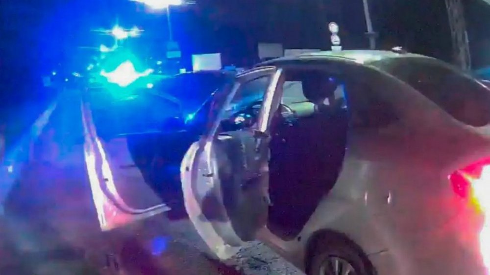 Нічні перегони: у Києві 17-річний онук викрав авто у бабусі та тікав від патрульних (ВІДЕО)