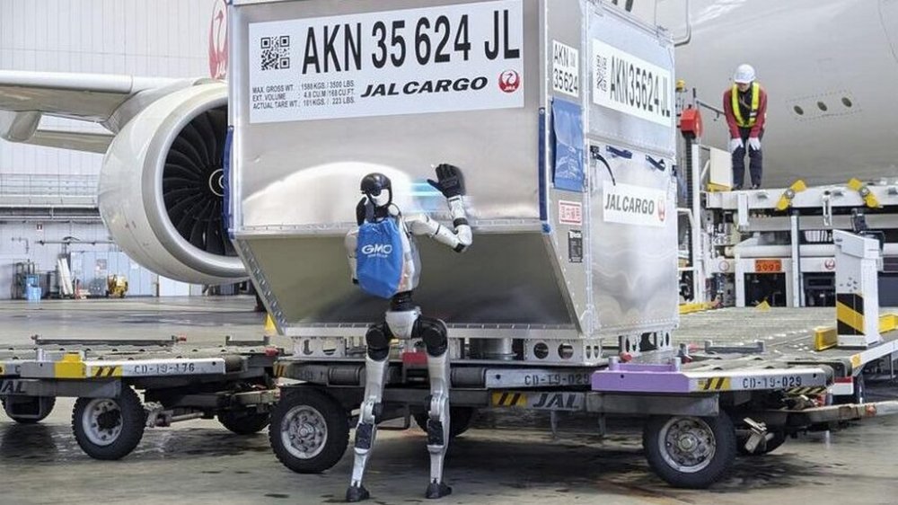 Роботи замість людей: у Токіо автоматизують обробку багажу в аеропорту (ВІДЕО)