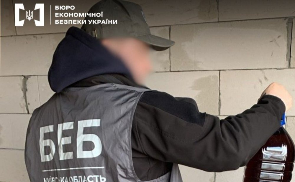 На Київщині викрили підпільний алкоцех, що працював на всю країну (ФОТО)