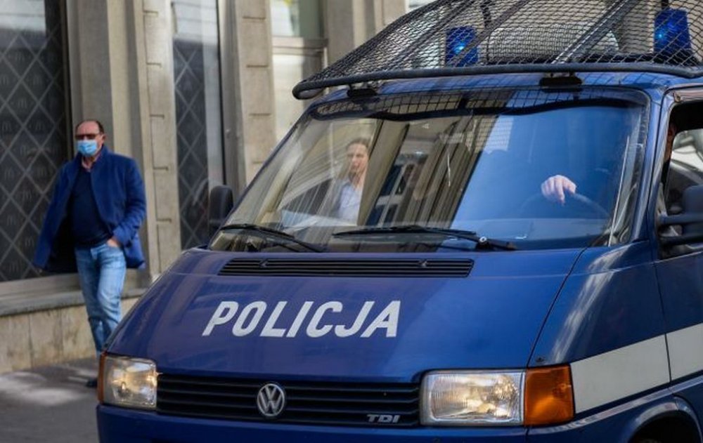 У Польщі за торгівлю людьми і відмивання грошей затримали українців (ФОТО)