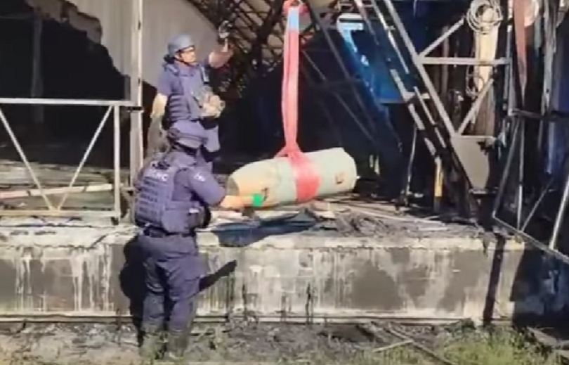 У столиці після нічної атаки вилучили нездетоновану бойову частину російської ракети (ВІДЕО)
