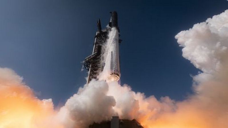 Ракета SpaceX вибухнула в Індійському океані після приводнення (ВІДЕО)