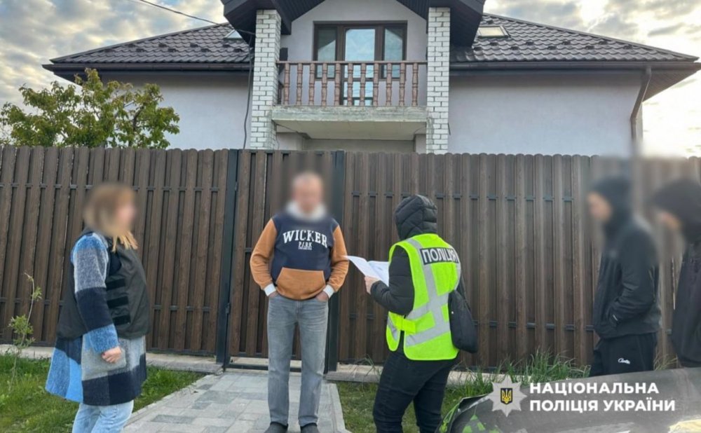 Мільйони у деклараціях та елітні авто: поліція накрила хвилю корупції в ТЦК (ФОТО)