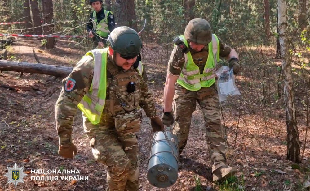 Киянин натрапив у лісі на «Герань-2»: боєприпас знешкодили (ВІДЕО)