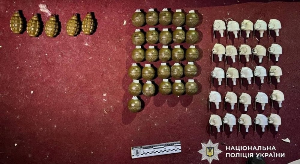 На Київщині чоловік зберігав удома понад 30 гранат