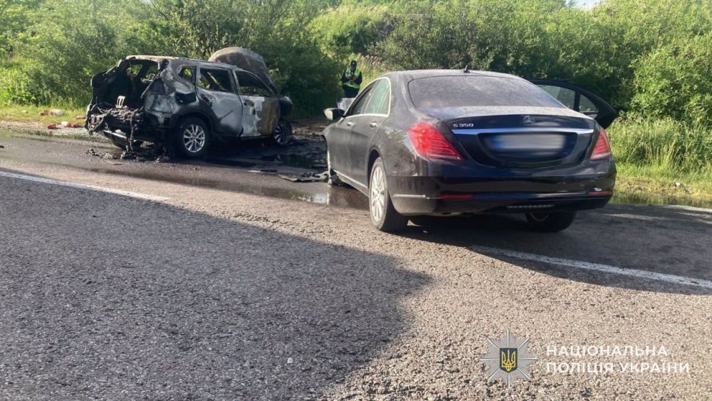 На Львівщині внаслідок ДТП із пожежею постраждали двоє дорослих та двоє діточок (ФОТО)