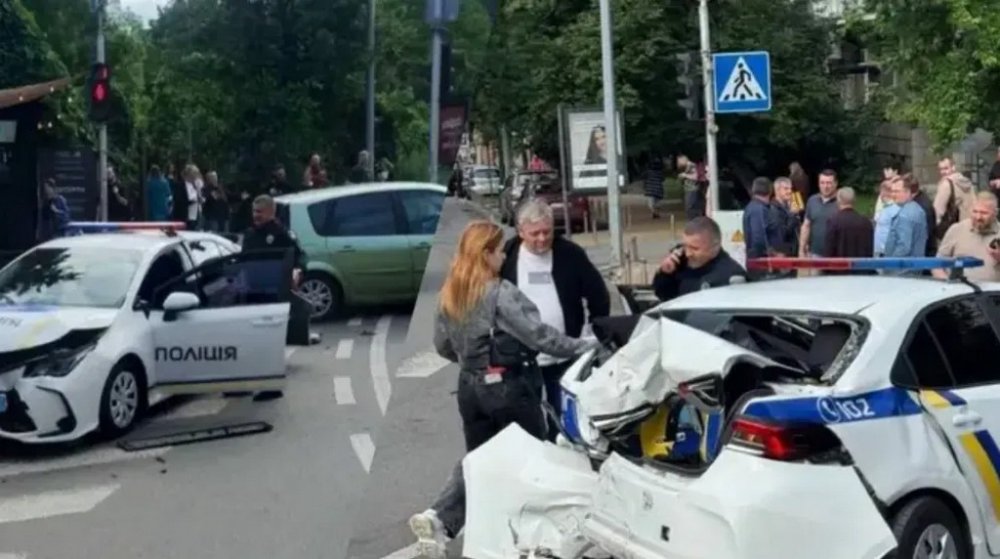 Масштабна ДТП у центрі Києва: мікроавтобус влетів у авто поліції та BMW (ФОТО)