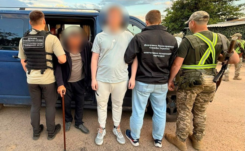 Трансфер за 14 тисяч доларів: ухилянт з Київщини прямував до Молдови під мікроавтобусом (ВІДЕО)