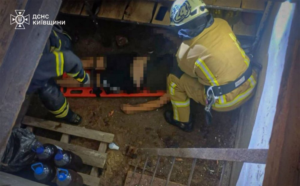 На Київщині 23-річний чоловік загинув у погребі через ураження струмом