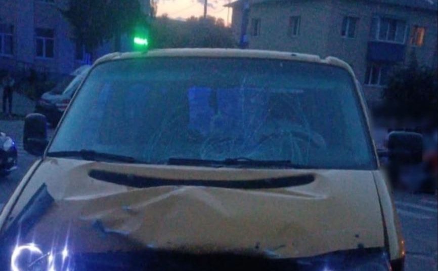 Під Києвом водійка збила мотоциклістів: загинув 17-річний пасажир байка