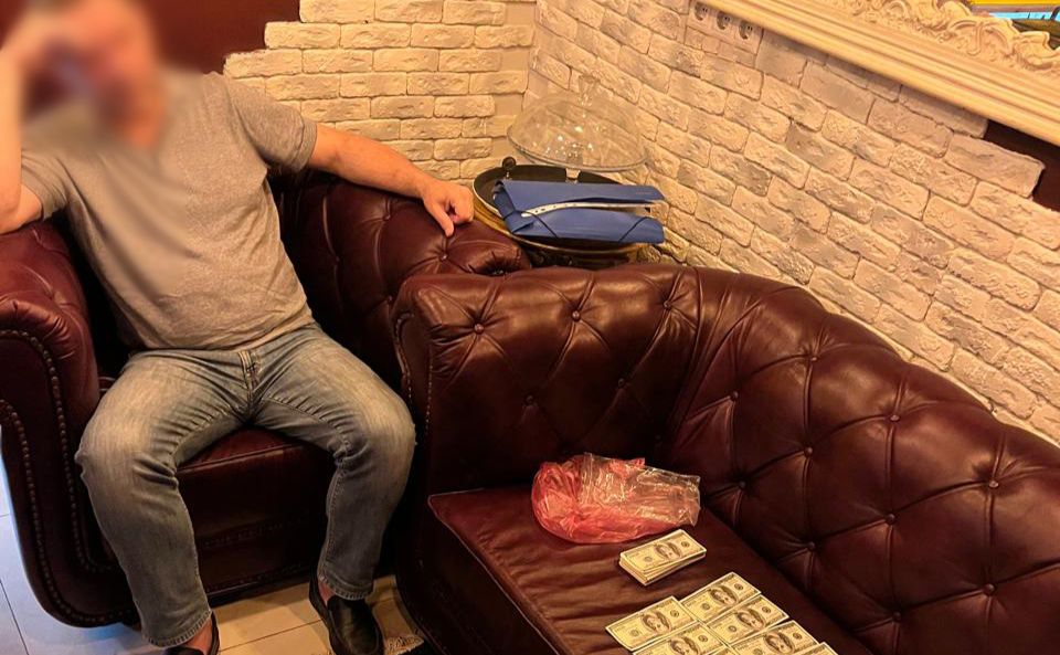 Замість 30 тисяч «зелених» - вісім років в’язниці: у Києві викрили організатора фіктивного шлюбу для «ухилянта»