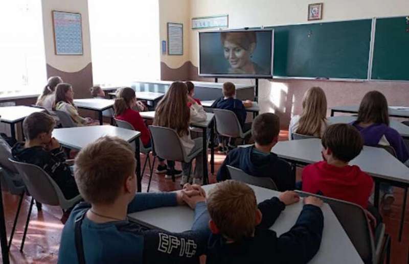 У київському ліцеї оштрафували вчительку за використання російськомовного мультфільму на уроці